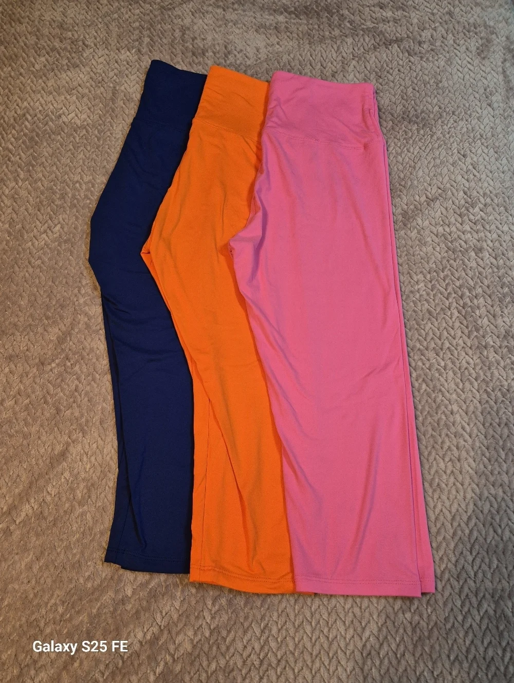 3-Pack Capri Length Leggings, Blue, Orange & Pink, L/XL, EUC